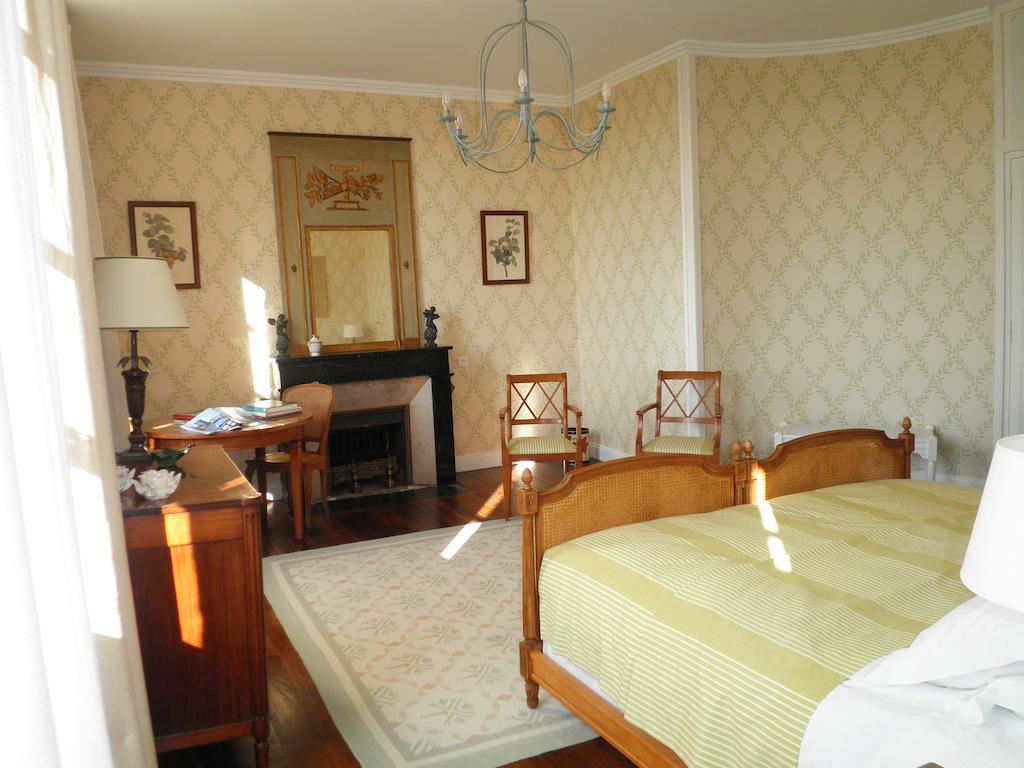 Chateau De La Marronniere Aizenay Habitación foto