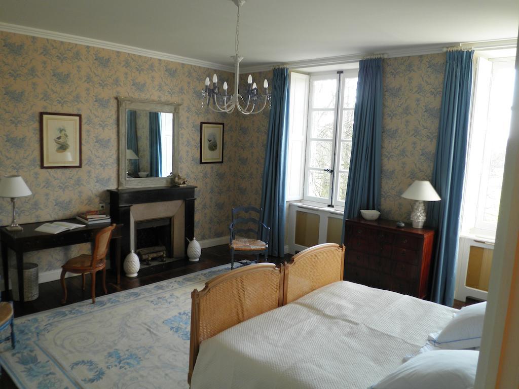 Chateau De La Marronniere Aizenay Habitación foto